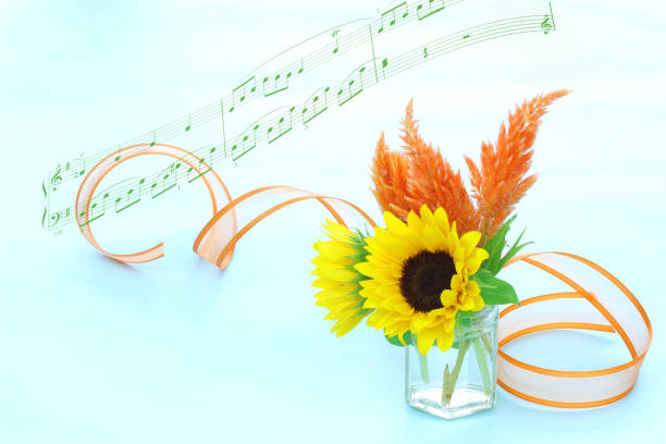 istock Sunflower bouquet of glass 955593612