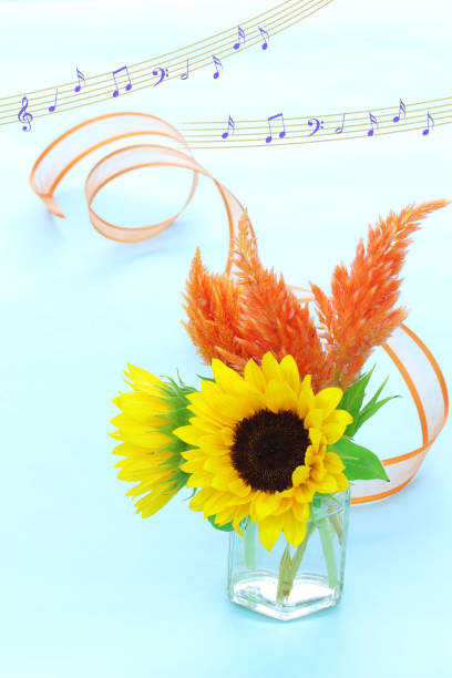 istock Sunflower bouquet of glass 955593702