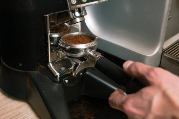 istock roasted arabica robusta coffee ground mill holder 955615816