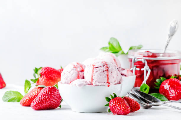 istock Strawberry ice cream with topping, decorated with mint leaves 955629046