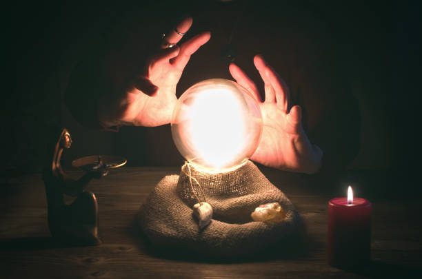 istock Crystal ball.  The seance.  Fortune teller.  Future reading. 955676318