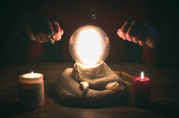 istock Crystal ball.  The seance.  Fortune teller.  Future reading. 955676374