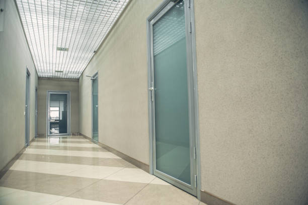 istock Modern hallway with contemporary doors 955683294