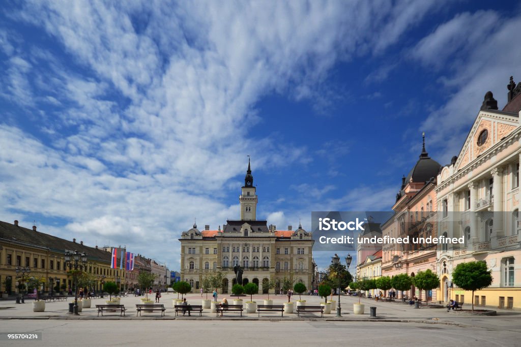 Pasillo de ciudad en el centro de Novi Sad - Foto de stock de Novi Sad libre de derechos
