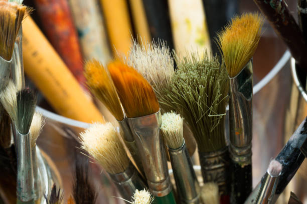 istock brushes of an artist 955707240
