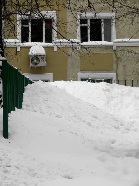 istock Snowdrifts. Winter. City. 955720730