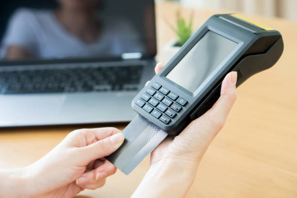 istock Contactless credit card payment 955723566