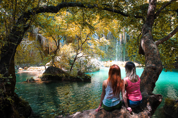 país das maravilhas na realidade - waterfall antalya turkey forest - fotografias e filmes do acervo
