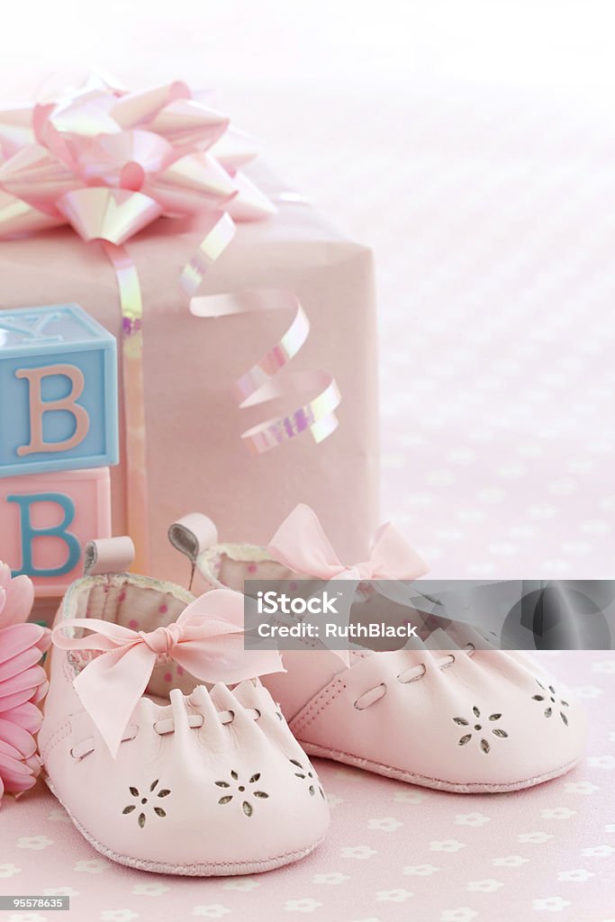 Chaussures bébé rose - Photo de Cadeau libre de droits