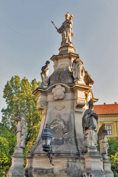 immaculata sculpture in presov, slovakia. - immaculata imagens e fotografias de stock