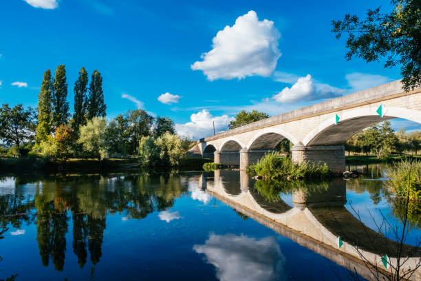 мост через реку шер, шенонко, франция - cher стоковые фото и изображения