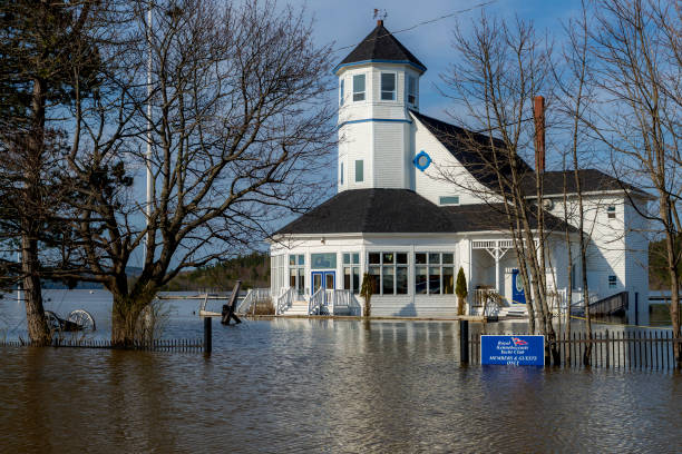 flooded clubhouse - saint johns river imagens e fotografias de stock