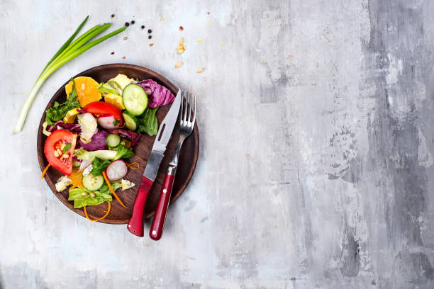 istock Organic vegetarian salad with vegetables and sauce. 955808708