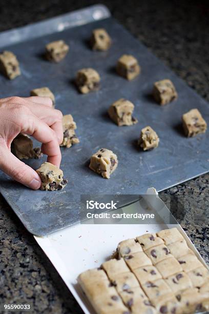 Photo libre de droit de Cookies Aux Pépites De Chocolat À Une Formule banque d'images et plus d'images libres de droit de Biscuit - Biscuit, Conditionnement, De petite taille