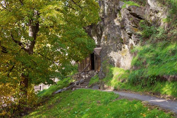 istock Ancient Chinese Workers Hut Built Into The Side Of A Mountain 955903232