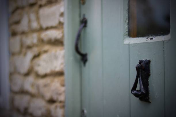 porta cottage cotswolds. cirencester - cotswold foto e immagini stock