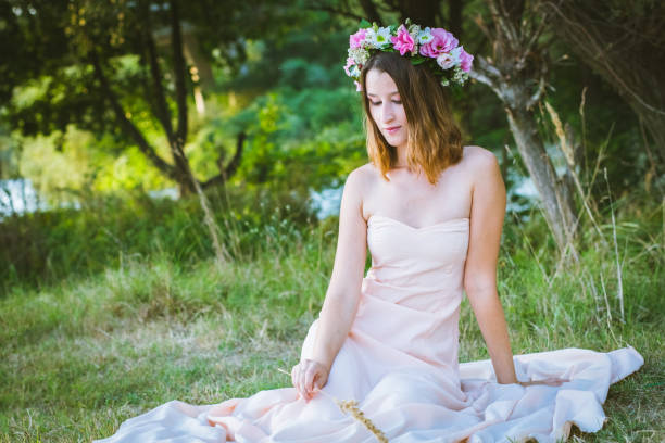 istock Beauty With Wreath in Nature 955953934