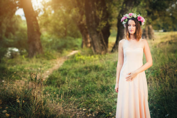 istock Beauty With Wreath in Nature 955966020