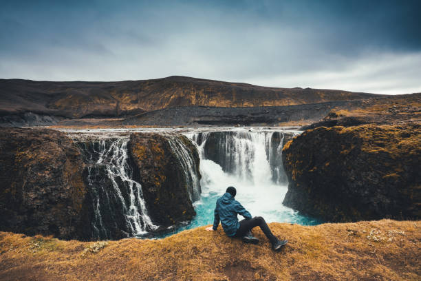 sigoldufoss na islândia - scenics waterfall autumn rock - fotografias e filmes do acervo