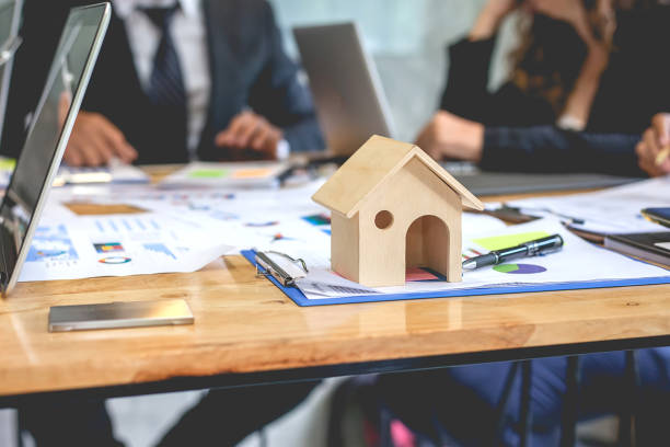 istock Working as a teamwork of real estate businesses. 955983852
