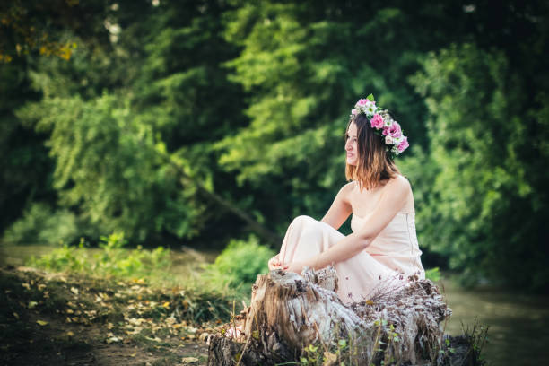 istock Beauty With Wreath in Nature 955985458
