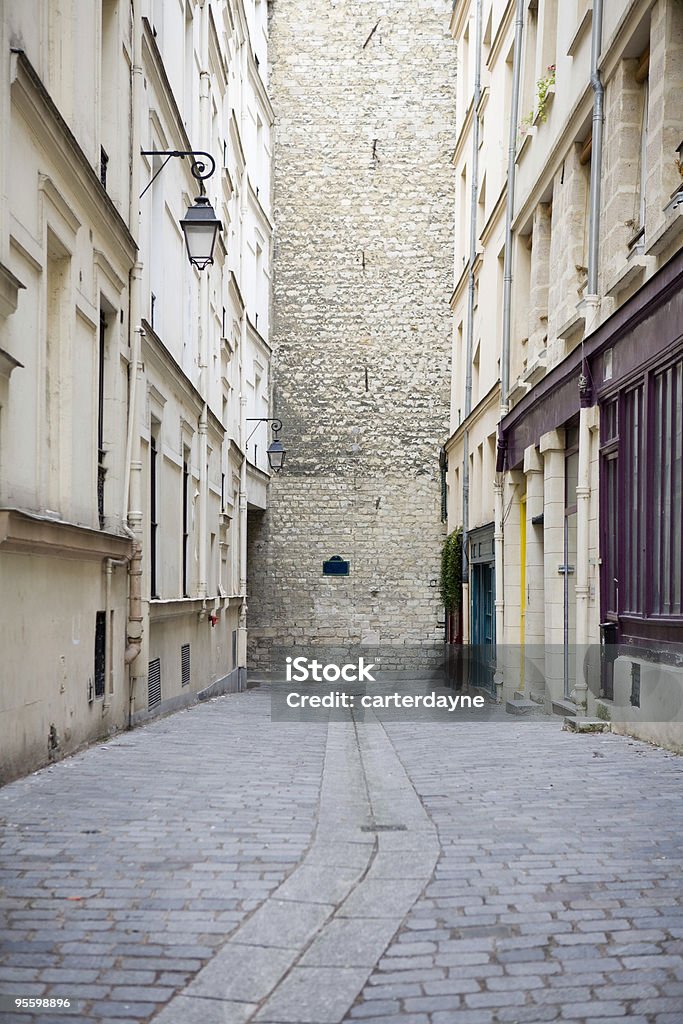 行き止まり alley にパリ,フランス - 行き止ま�り標識のロイヤリティフリーストックフォト