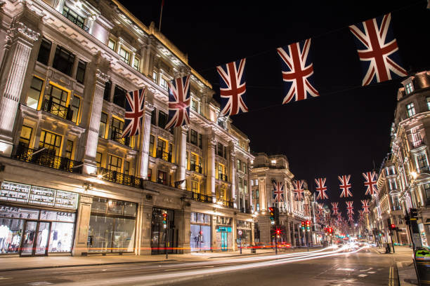 london england - urban scene regent street city of westminster inner london imagens e fotografias de stock