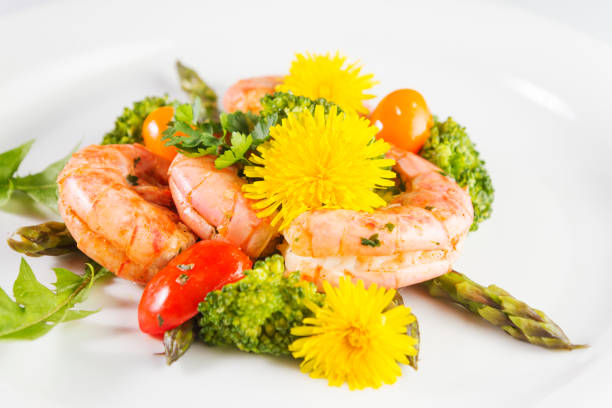 Dilicious green asparagus with prawns