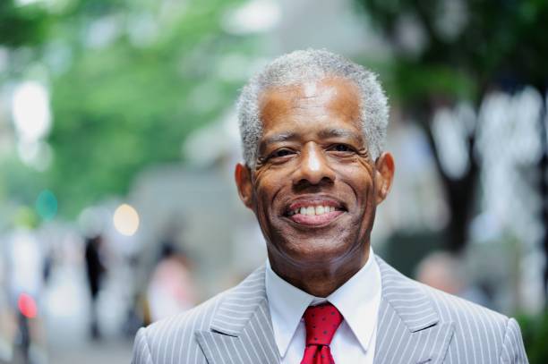 istock Sharply dressed businessman outside 956066704