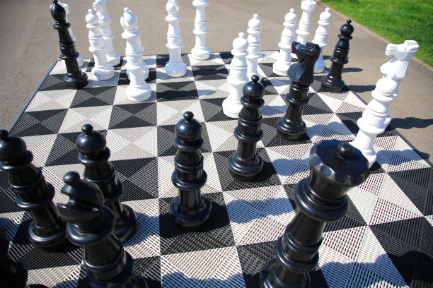 wielkie szachy podłogowe - chess mate zdjęcia i obrazy z banku zdjęć