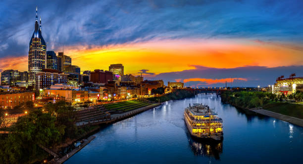 istock Nashville, TN skyline 956099524