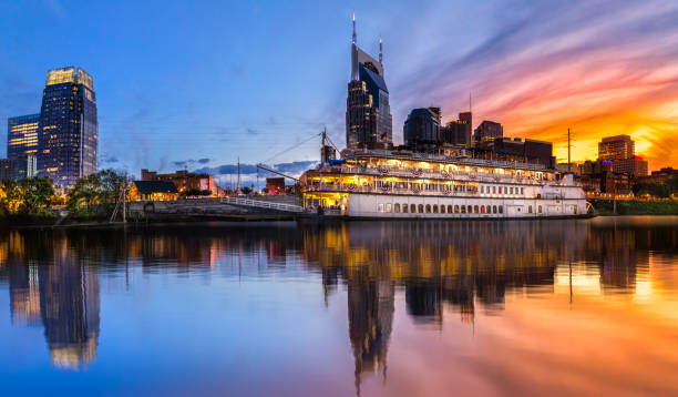 istock Nashville, TN skyline 956099542