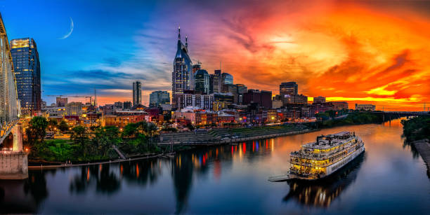istock Nashville, TN skyline 956099544