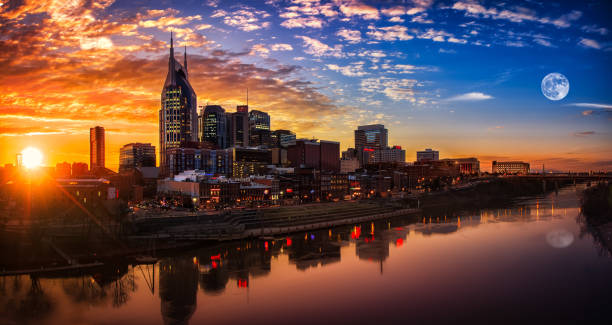 ナッシュビル、テネシー州のスカイライン - nashville skyline tennessee night ストックフォトと画像