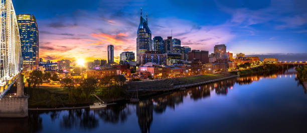 istock Nashville, TN skyline 956099600