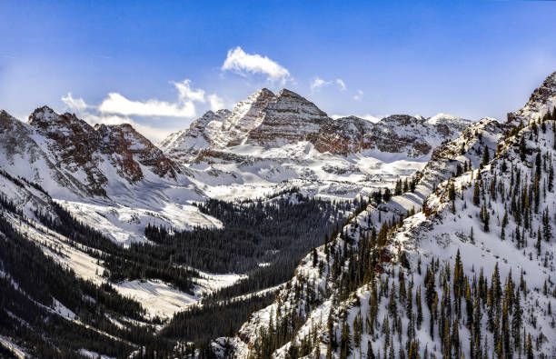 istock Maroon Bells in the winter 956105514