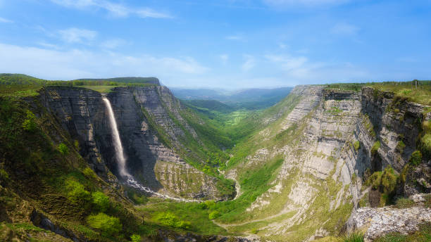 Delica canyon and Nervion waterfall Delica canyon and Nervion waterfall sierra stock pictures, royalty-free photos & images