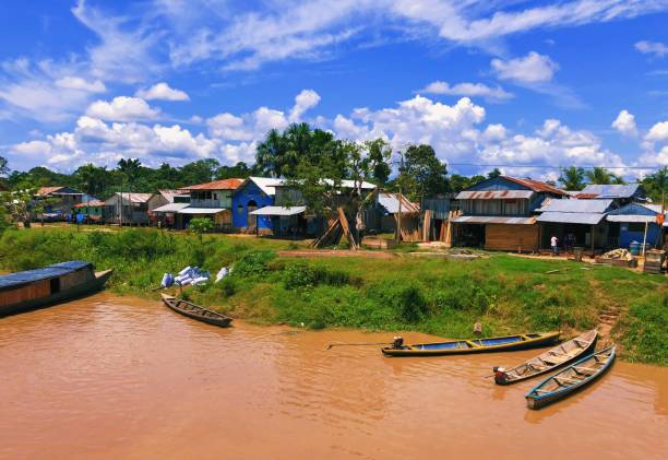 istock City on the river 956123026
