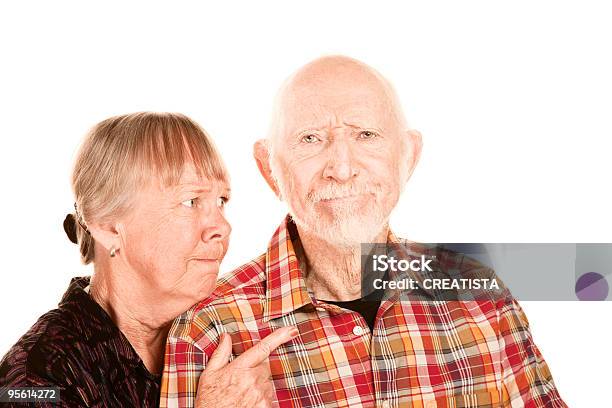Starszy Kobieta Kłócić Się Z Człowiek - zdjęcia stockowe i więcej obrazów Kłócić się - Kłócić się, Starsza para, 60-64 lata