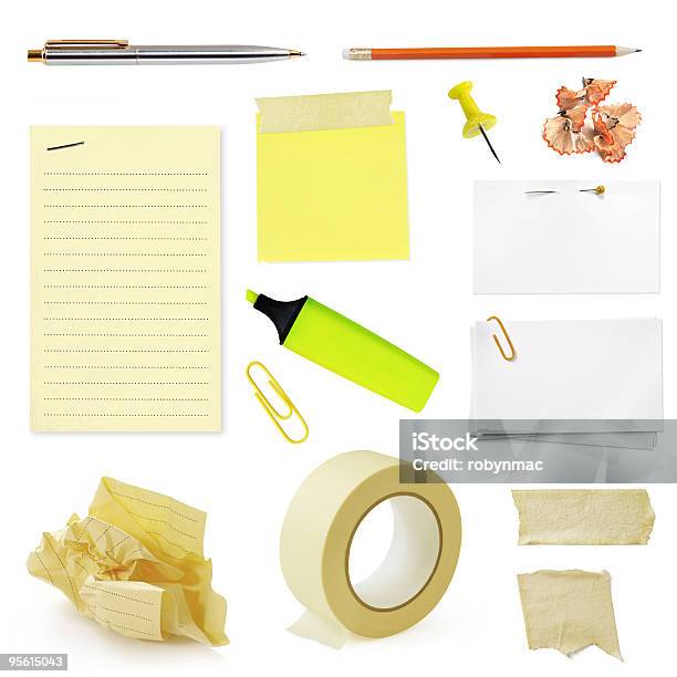 Artigos De Papelaria - Fotografias de stock e mais imagens de Alfinete - Alfinete, Amarelo, Amarrotado