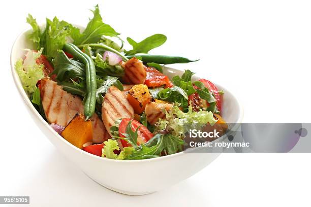 Foto de Salada De Frango e mais fotos de stock de Fundo Branco - Fundo Branco, Alimentação Saudável, Salada de Galinha