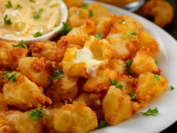 Beer Battered Cheese Curds with Dipping Sauce
