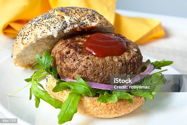 Hamburgerschnellgericht Stockfoto und mehr Bilder von Brotsorte - Brotsorte, Brötchen, Burger