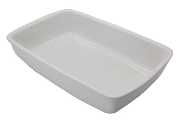 istock Porcelain baking tray on the white background 956204474