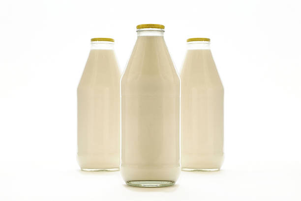 Botellas de leche - foto de stock