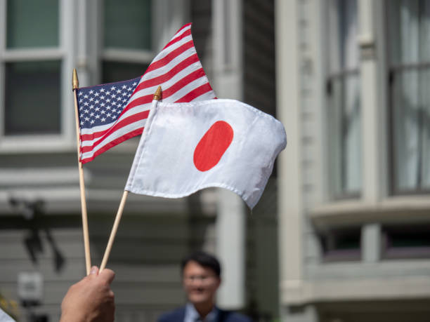 일본 및 미국 휴대용 플래그 되 고 흔들었다 - traditional festival japanese flag japanese culture japan 뉴스 사진 이미지
