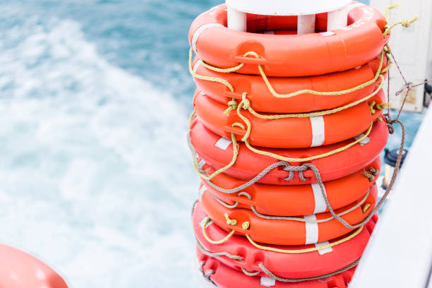 ボスポラス海峡のフェリーの船尾に救命 - life belt nautical vessel life jacket buoy ストックフォトと画像