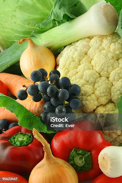 Verduras Foto de stock y más banco de imágenes de Alimento - Alimento, Cebolla, Cebolla de primavera