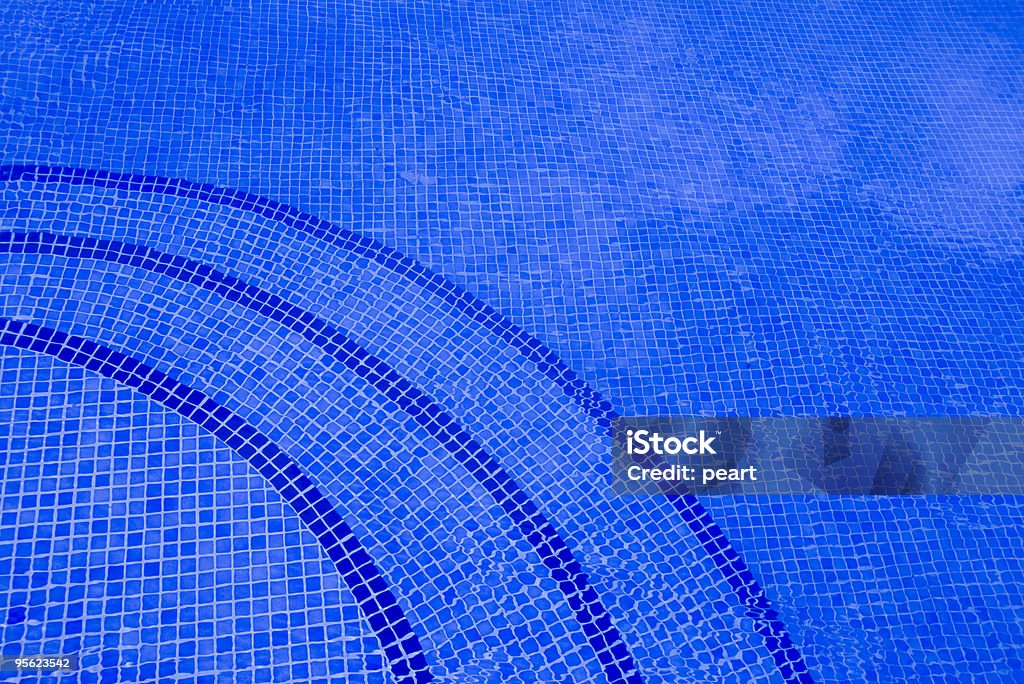 Azul pool escadas - Foto de stock de Arquitetura royalty-free