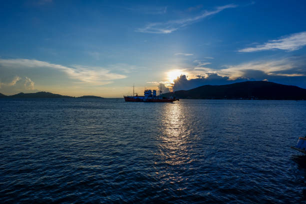 istock Sea view with sunlight, Songkla,Thailand. 956240872